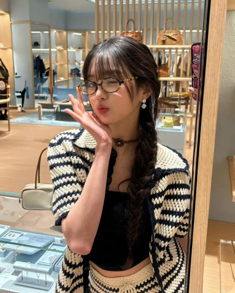 MIU MIU ARCHIVE 1R4ZYG cat-eye designer sunglasses colorway 01, catalogue view 1
