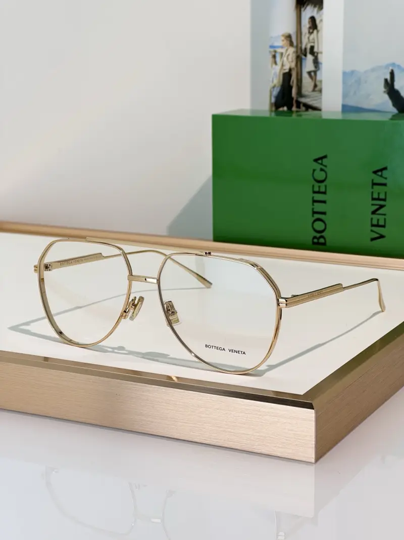 BOTTEGA VENETA BV1465S aviator designer sunglasses colorway 01