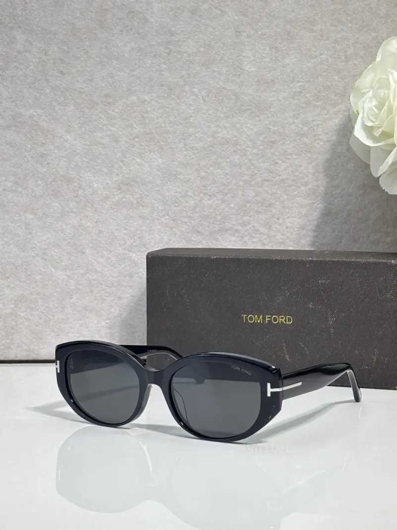 TOM FORD TF1295-K oval designer sunglasses colorway 01