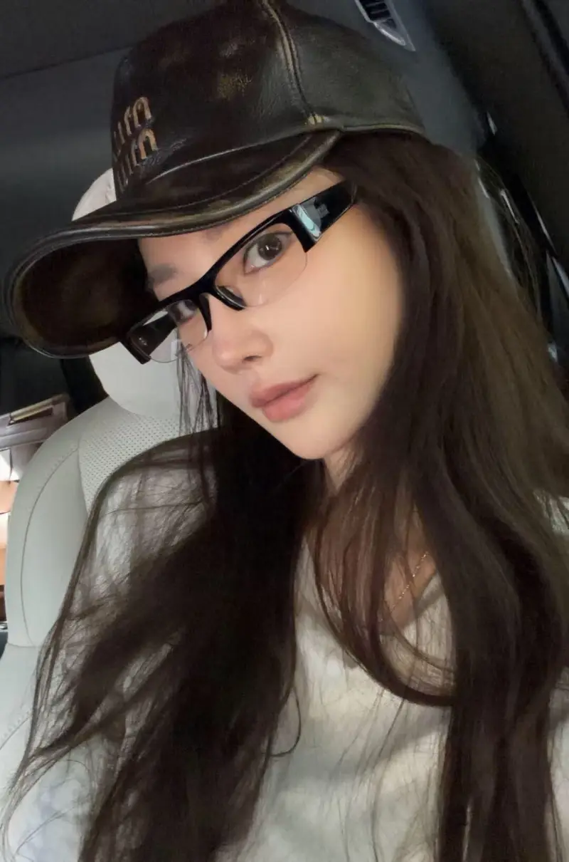 MIU MIU MUB07S designer sunglasses colorway 01, catalogue view 1