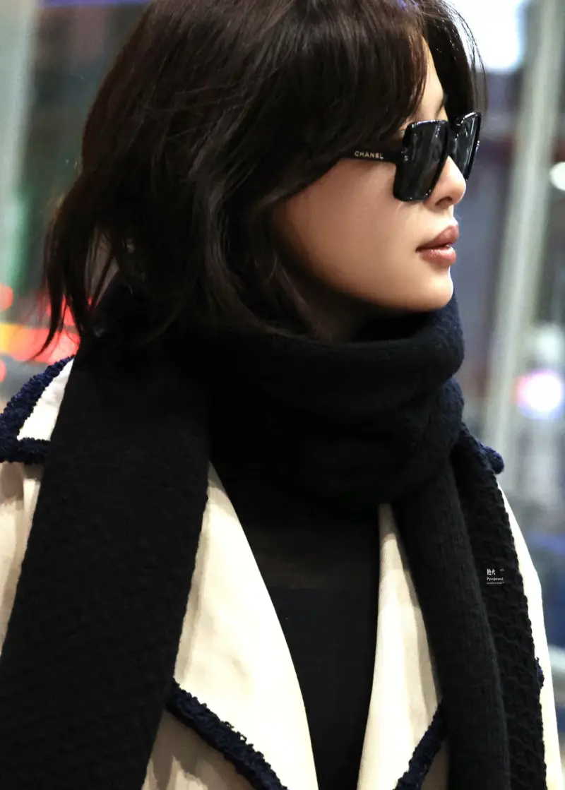 CHANEL CH2215 designer sunglasses colorway 01, catalogue view 1