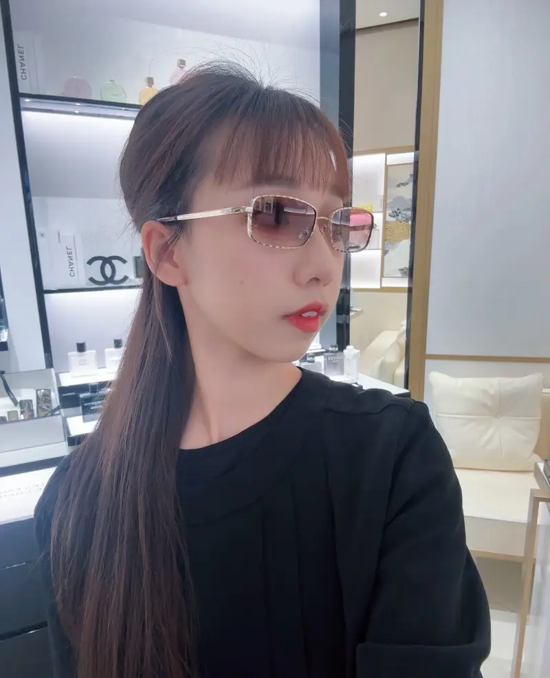 CHANEL 4295-S designer sunglasses colorway 01, catalogue view 1
