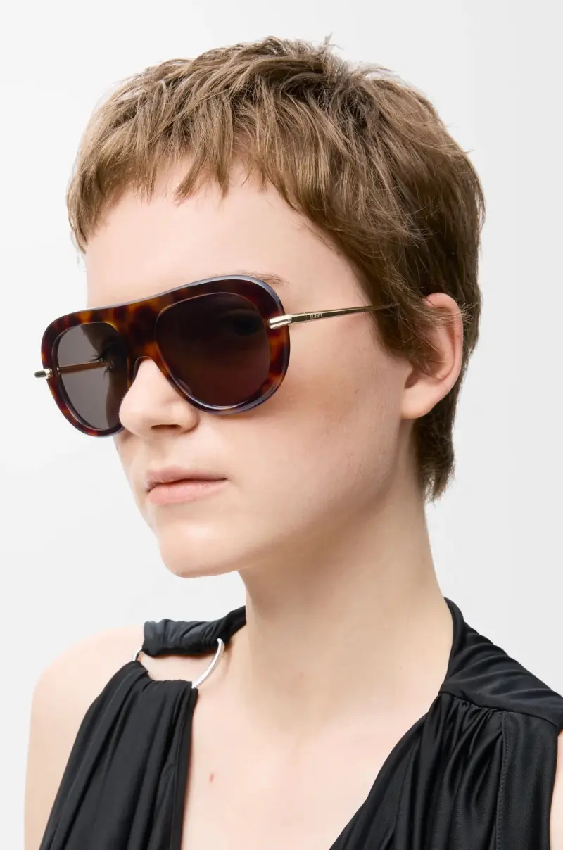 LOEWE LW40186I square designer sunglasses colorway 01