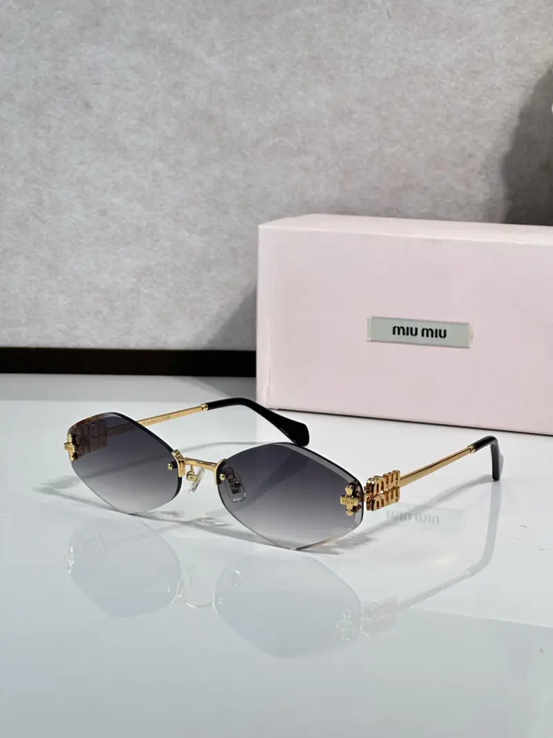 MIU MIU MU 167AV designer sunglasses colorway 01, catalogue view 1