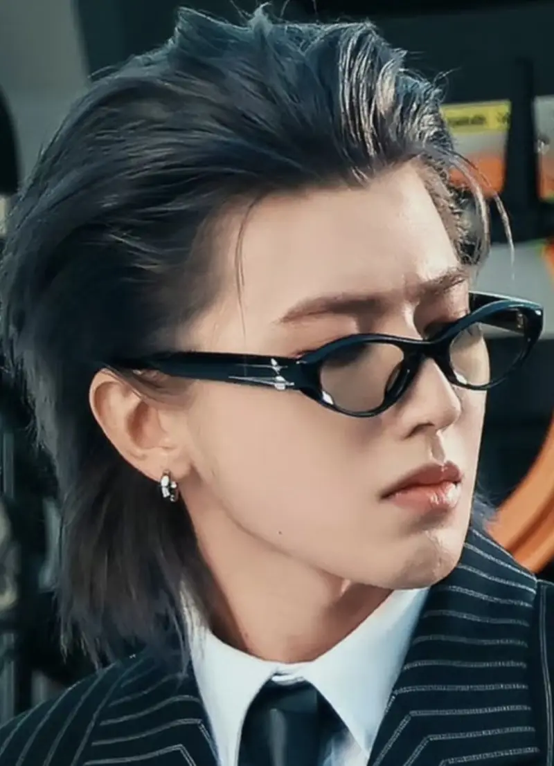 GENTLE MONSTER VERSE designer sunglasses colorway 01, catalogue view 1