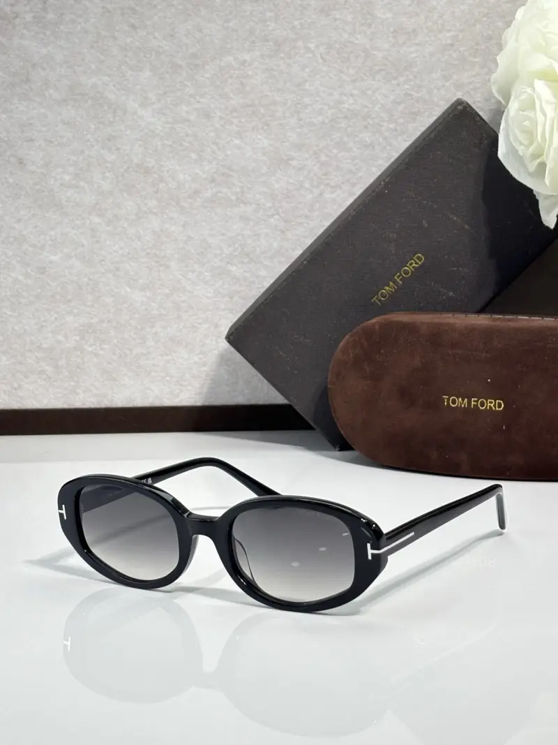 TOM FORD FT1364 designer sunglasses colorway 02, catalogue view 1