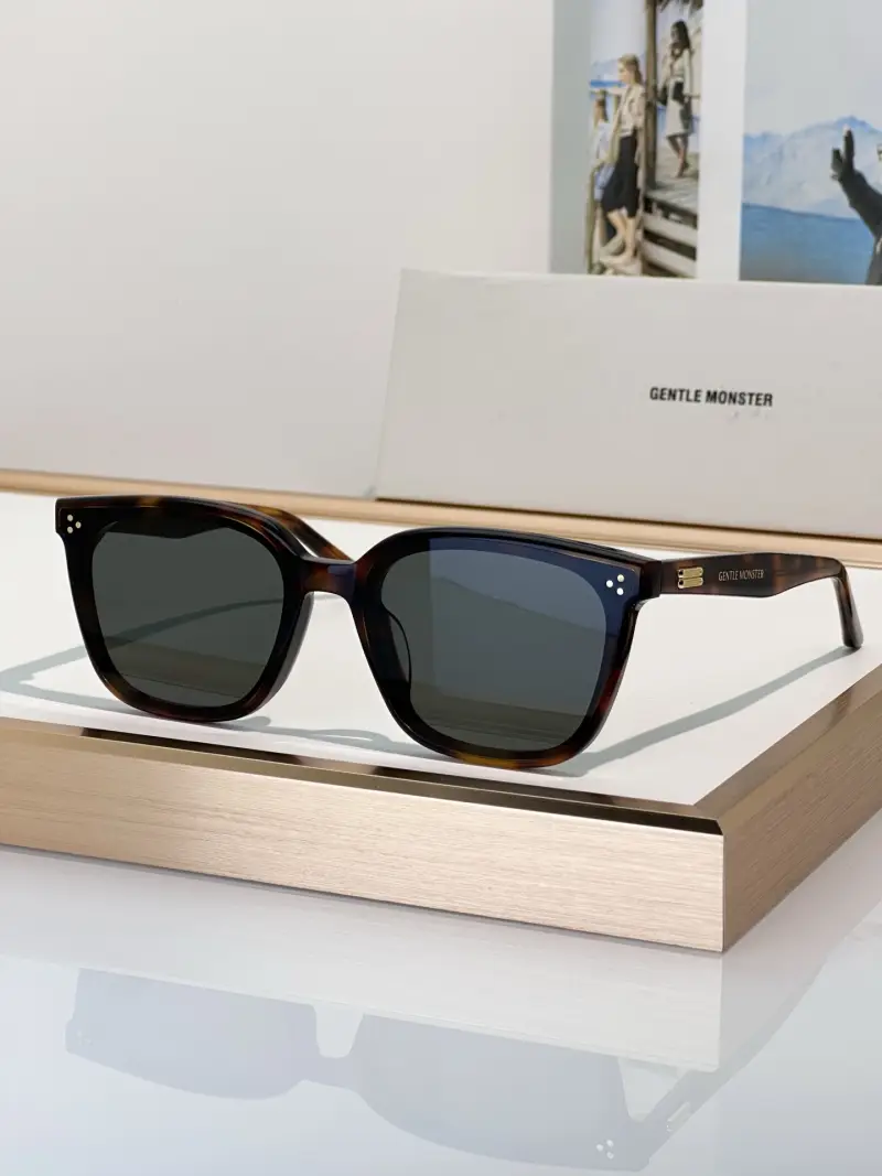 GENTLE MONSTER ARCHIVE OBPTSR designer sunglasses colorway 02, catalogue view 1