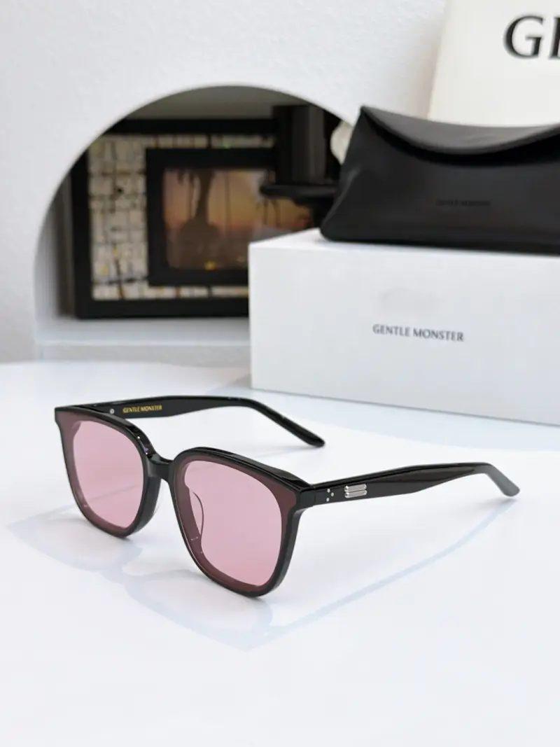 GENTLE MONSTER ALMA designer sunglasses colorway 02, catalogue view 1