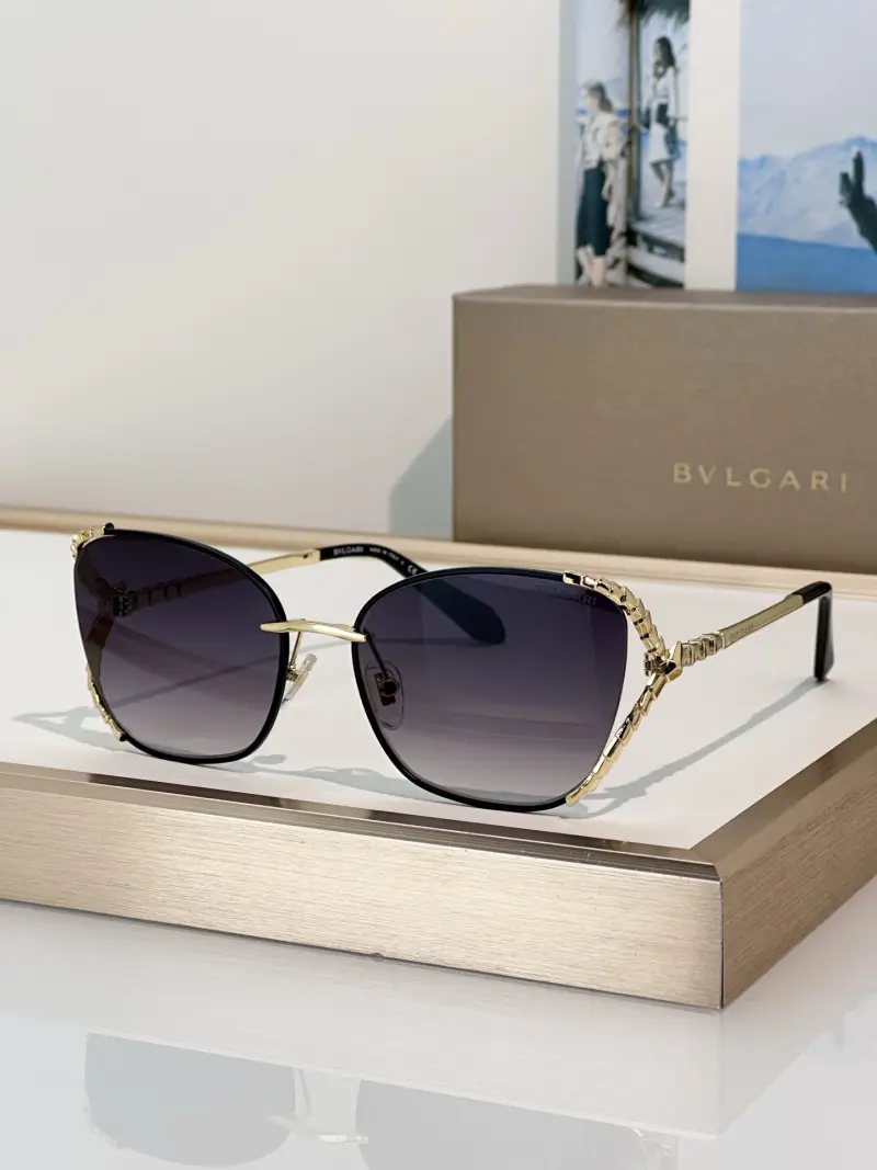 BVLGARI BV40081U square designer sunglasses colorway 01, catalogue view 1