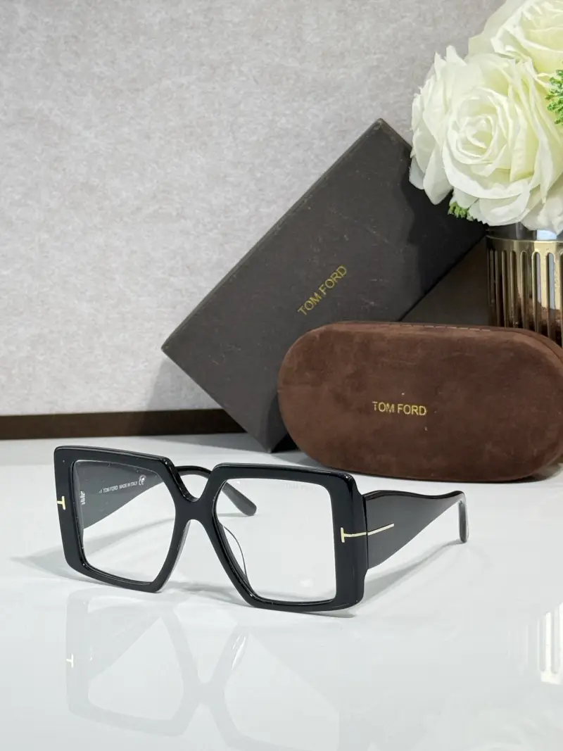 TOM FORD TF0790 designer sunglasses colorway 02, catalogue view 1