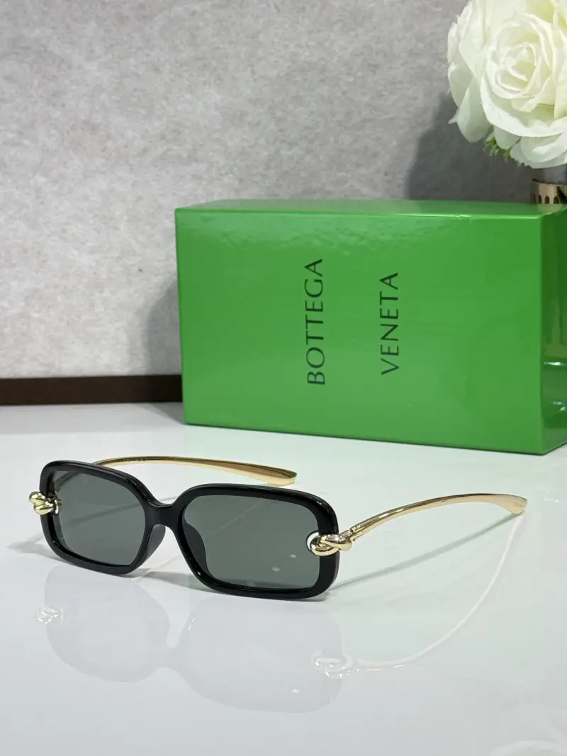BOTTEGA VENETA BV1439S designer sunglasses colorway 02, catalogue view 1