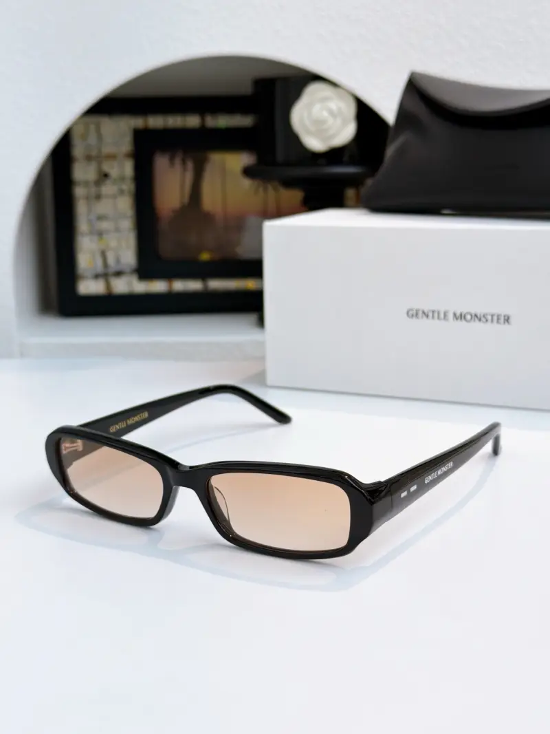 GENTLE MONSTER HALO designer sunglasses colorway 02, catalogue view 1