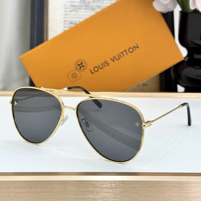 LOUIS VUITTON Z1620U designer sunglasses colorway 02, catalogue view 1