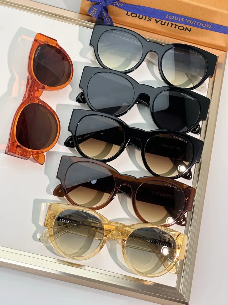 LOUIS VUITTON Z3115E designer sunglasses colorway 02, catalogue view 1