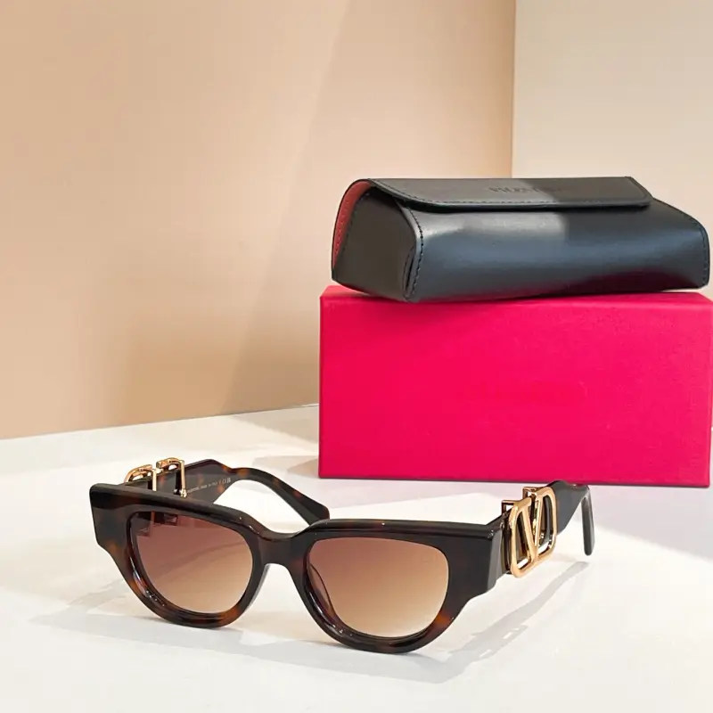 VALENTINO VLS103A designer sunglasses colorway 01, catalogue view 1