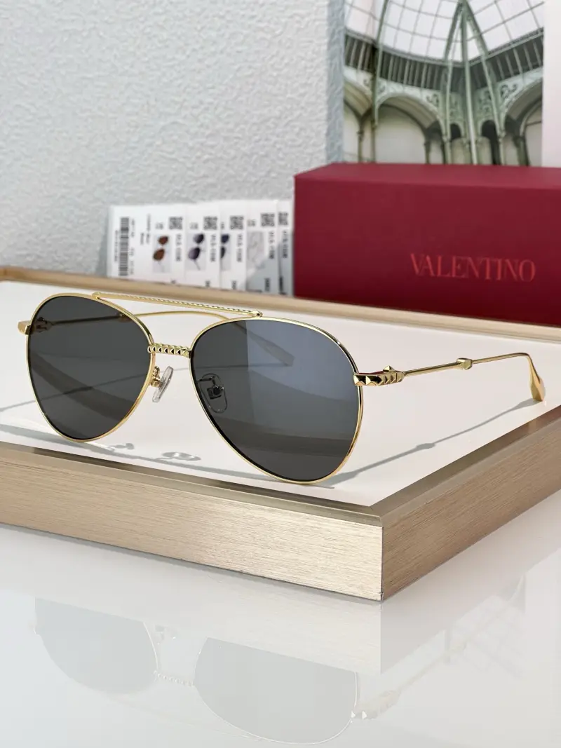 VALENTINO VLS-133E designer sunglasses colorway 01, catalogue view 1