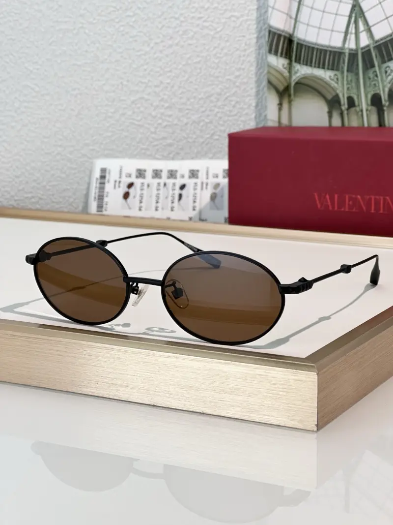 VALENTINO VLS-121A-54 designer sunglasses colorway 02, catalogue view 1