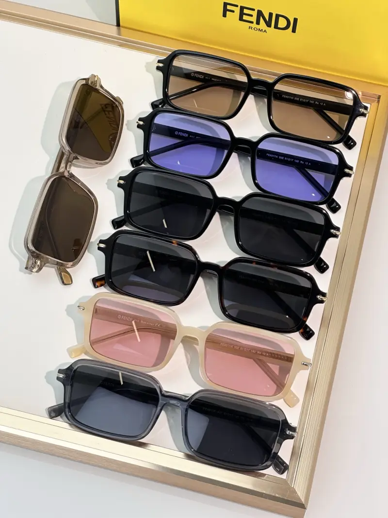 FENDI FE40174I designer sunglasses colorway 01, catalogue view 1
