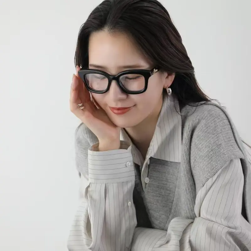 LOEWE LW50047I designer sunglasses colorway 01, catalogue view 1