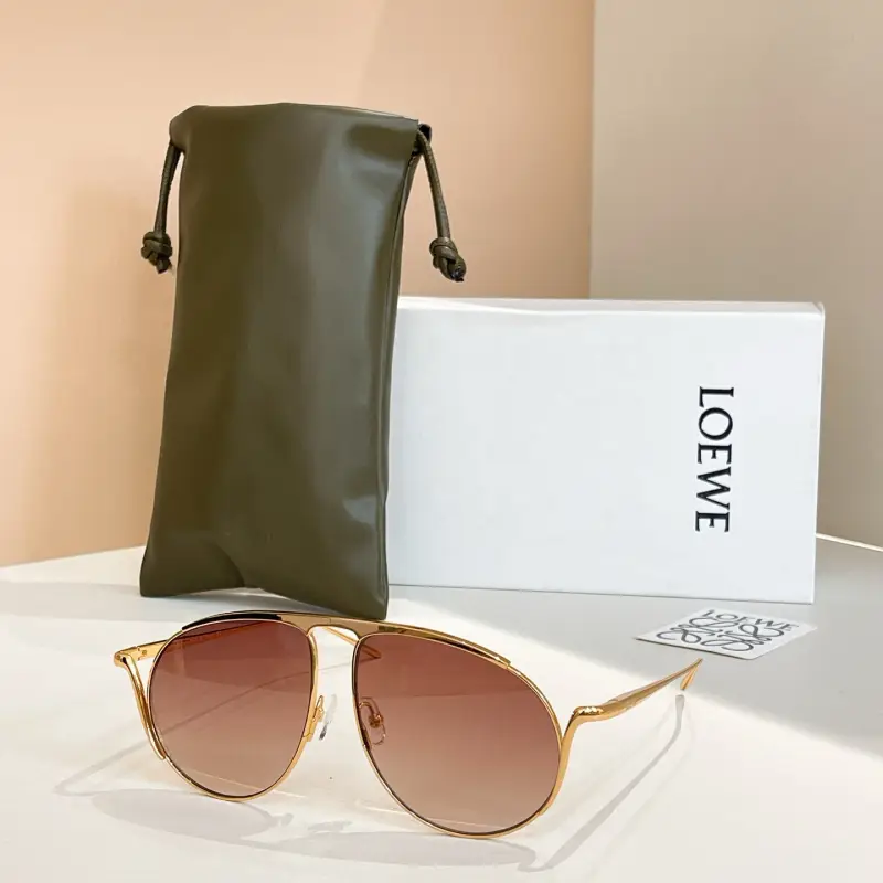 LOEWE LW40180U designer sunglasses colorway 01, catalogue view 1