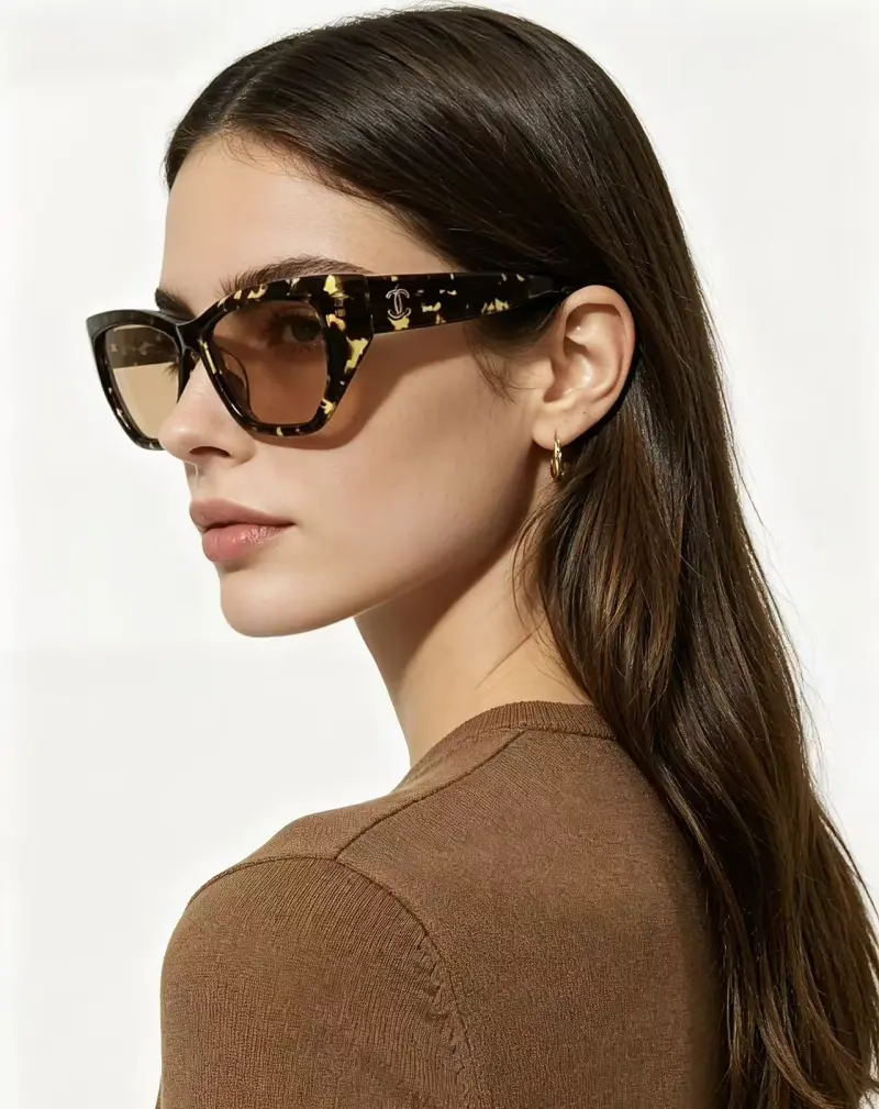 CHANEL CH9186 cat-eye designer sunglasses colorway 01, catalogue view 1