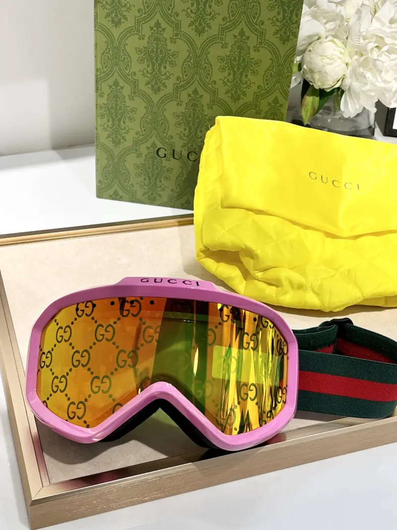 GUCCI ARCHIVE 1S8ZQ2 designer sunglasses colorway 01, catalogue view 1