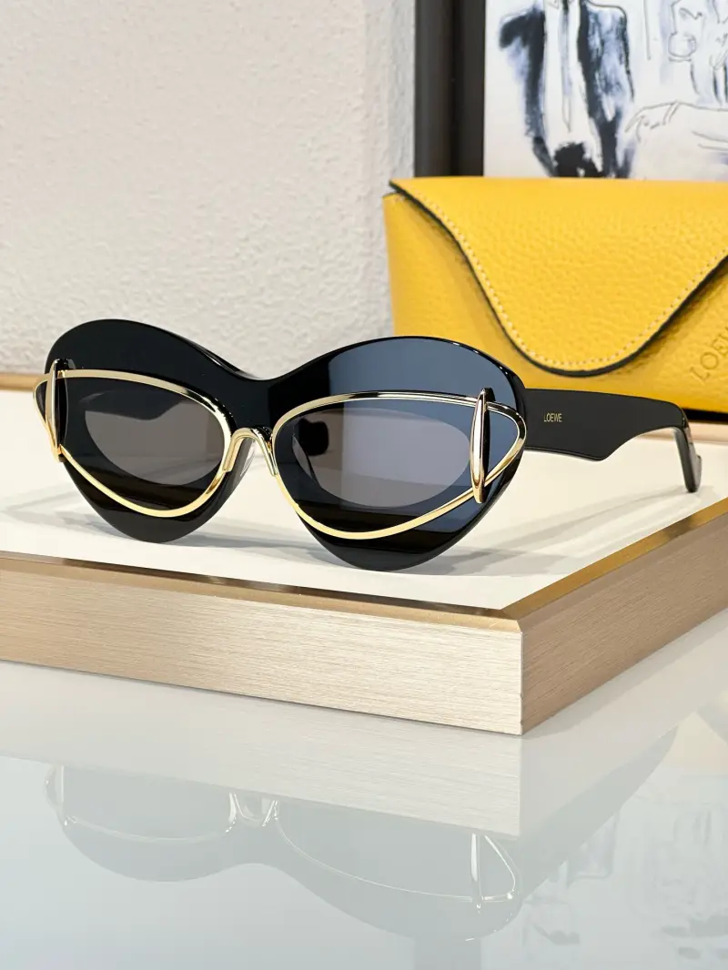 LOEWE ARCHIVE THVB9B designer sunglasses colorway 01, catalogue view 1