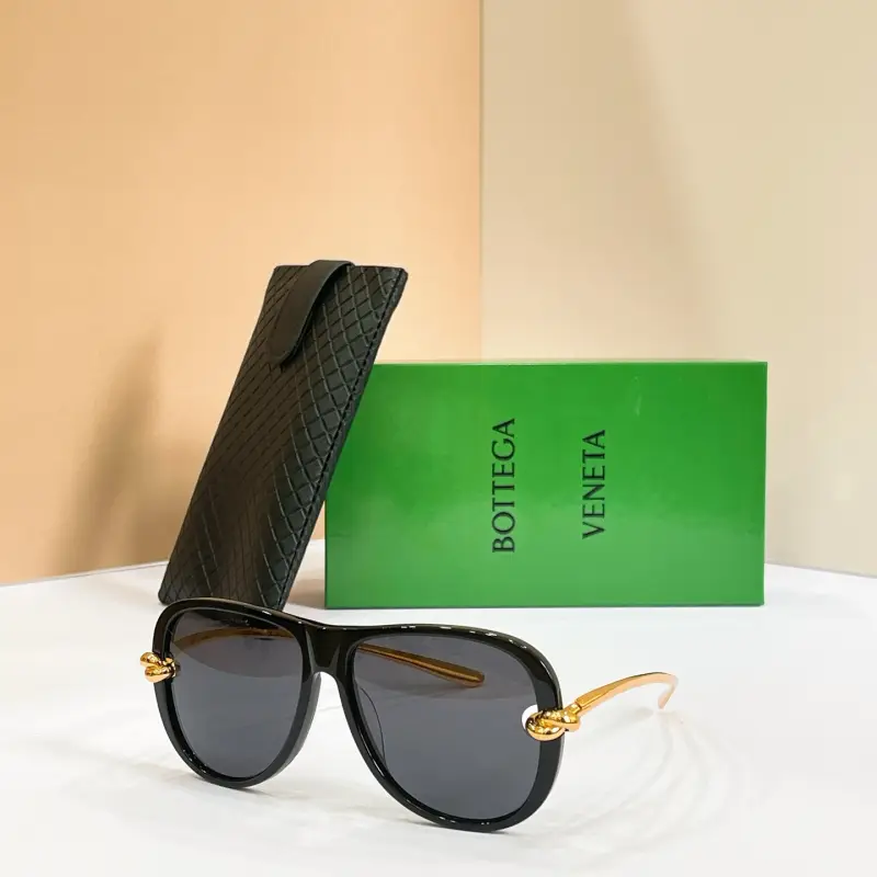 BOTTEGA VENETA BV1441S square designer sunglasses colorway 01