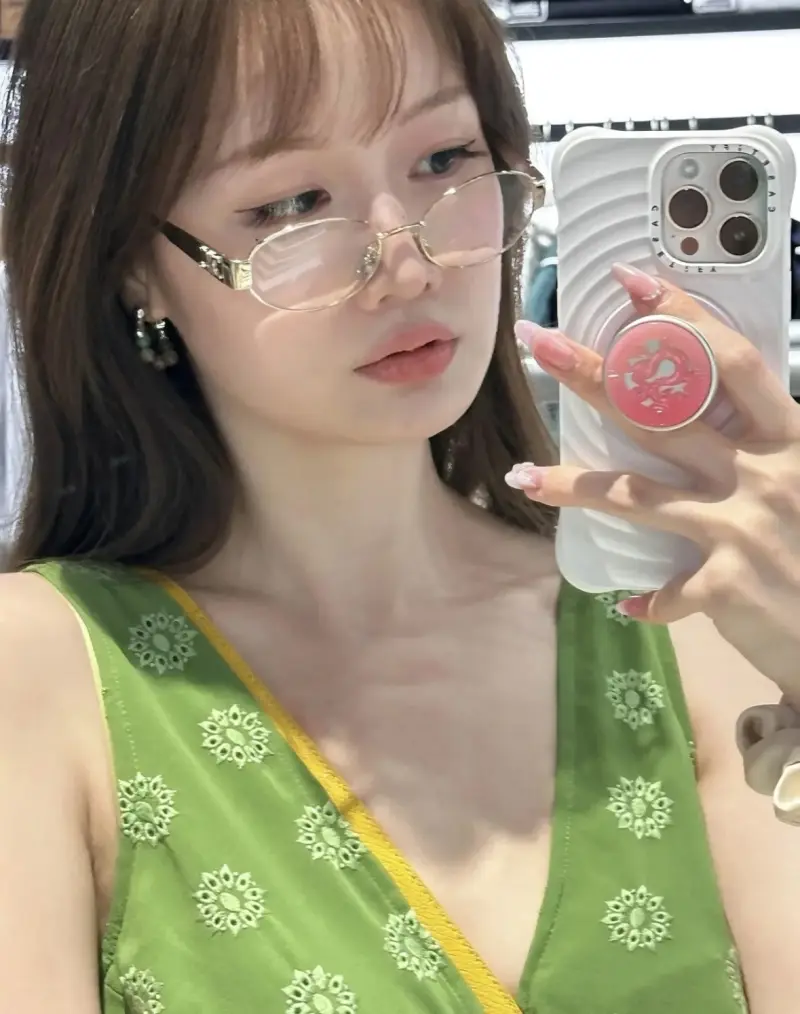 CELINE CL235U designer sunglasses colorway 01, catalogue view 1