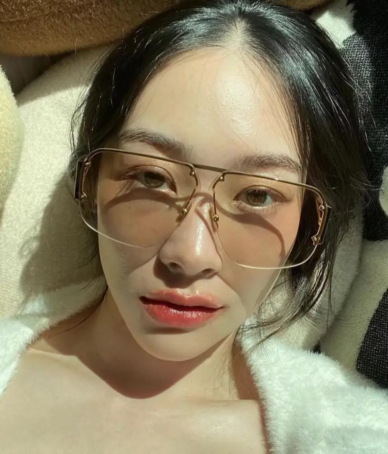 BOTTEGA VENETA VENETA designer sunglasses colorway 04, catalogue view 1