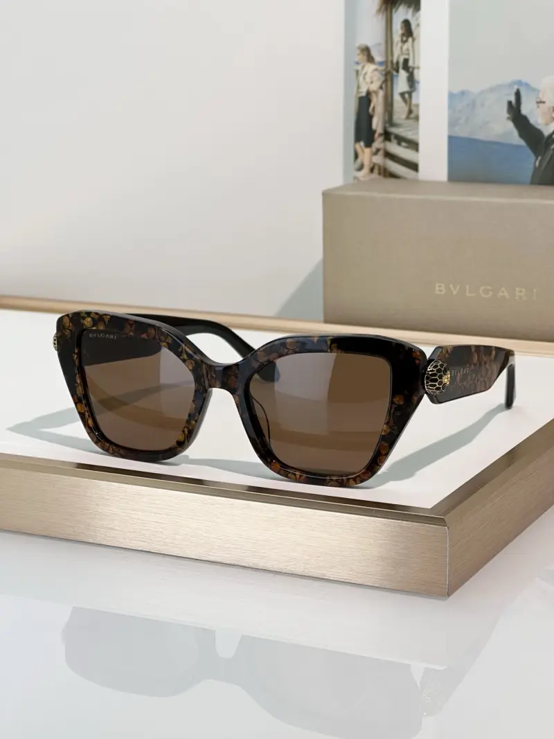 BVLGARI BV40033I designer sunglasses colorway 01, catalogue view 1