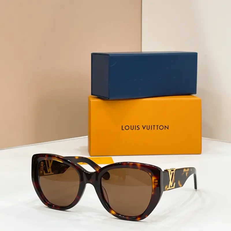 LOUIS VUITTON Z1733W square designer sunglasses colorway 03, catalogue view 1
