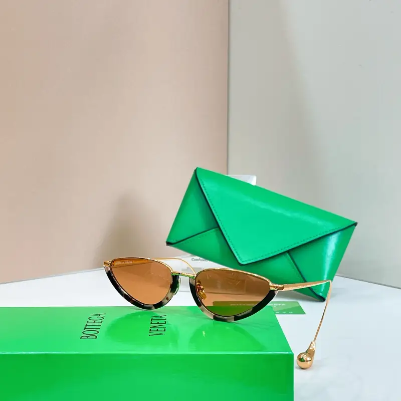 BOTTEGA VENETA BV1700LA aviator designer sunglasses colorway 01, catalogue view 1