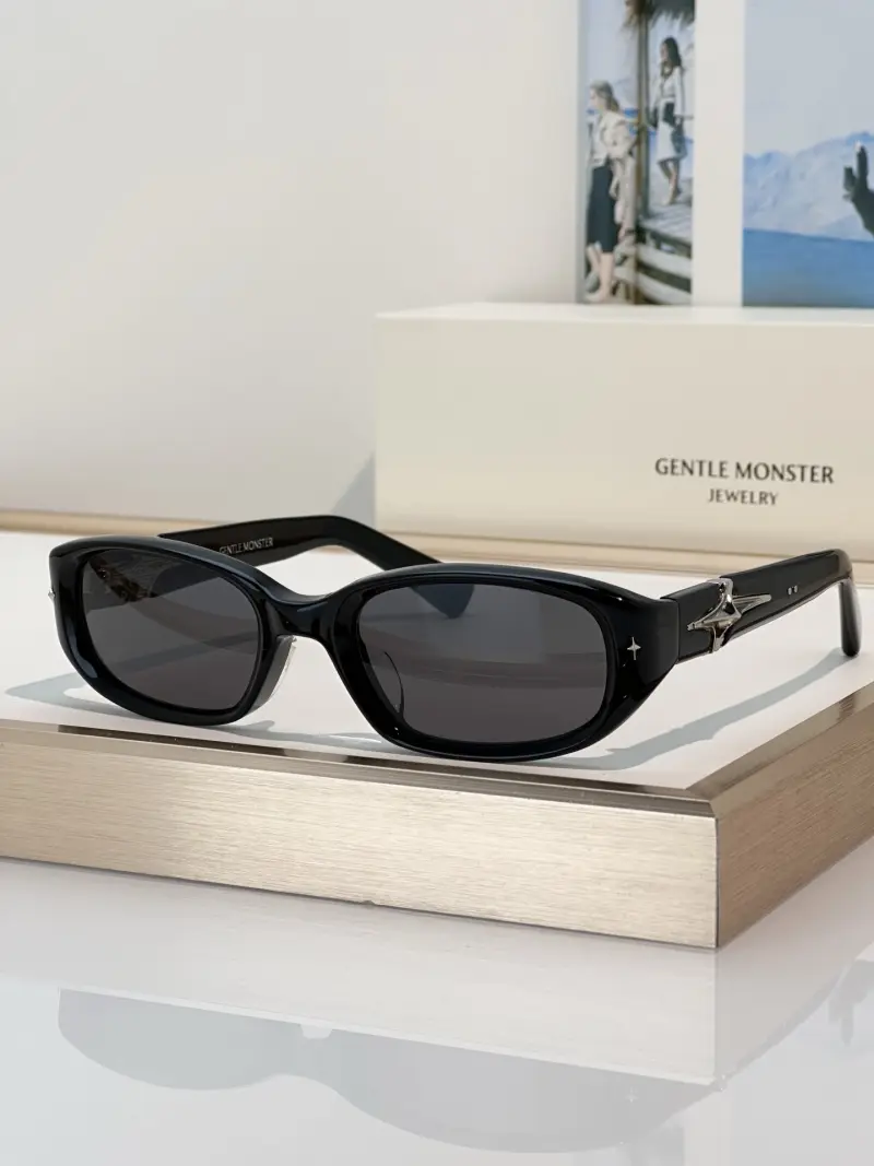 GENTLE MONSTER KAFKA rectangle designer sunglasses colorway 01, catalogue view 1
