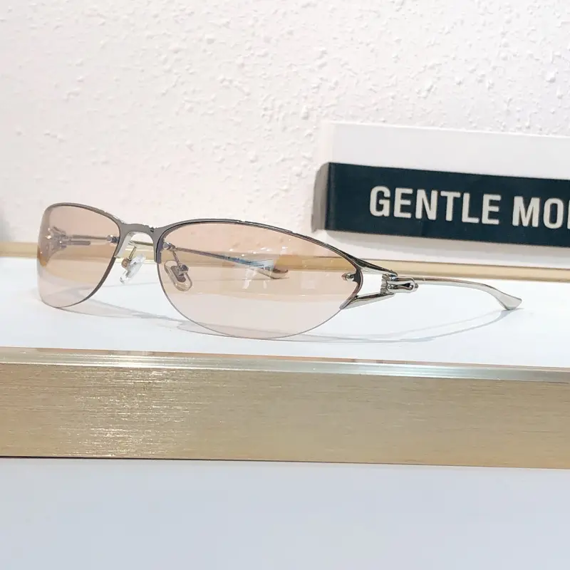 GENTLE MONSTER FUTURA rectangle designer sunglasses colorway 01, catalogue view 1