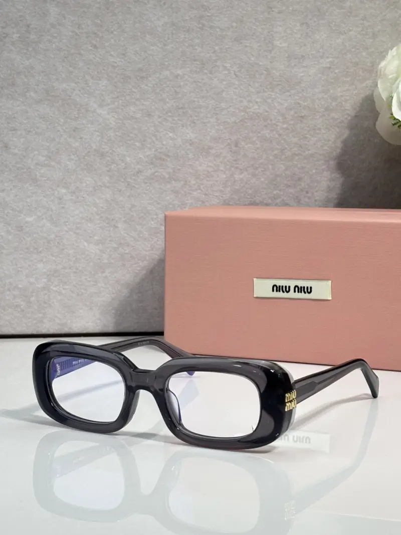MIU MIU SMU B13-F rectangle designer sunglasses colorway 01, catalogue view 1