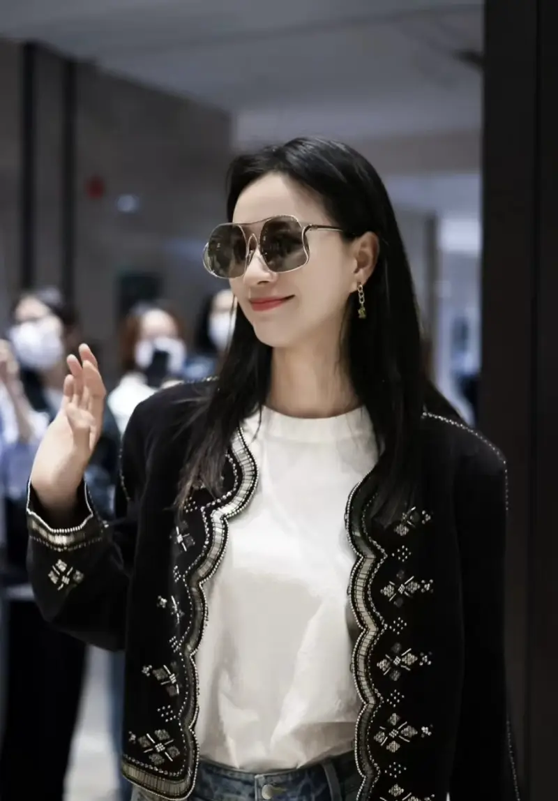 MIU MIU SMUA55 aviator designer sunglasses colorway 01, catalogue view 1