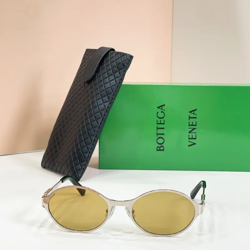 BOTTEGA VENETA BV1456S round designer sunglasses colorway 01, catalogue view 1