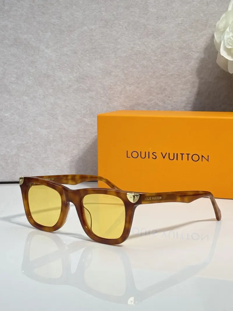 LOUIS VUITTON Z3231U Z3266U Z3158U Z3192U Z3269U rectangle designer sunglasses colorway 01, catalogue view 1