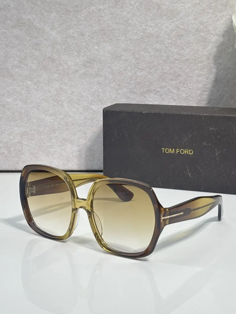 TOM FORD TF1221 square designer sunglasses colorway 01, catalogue view 1