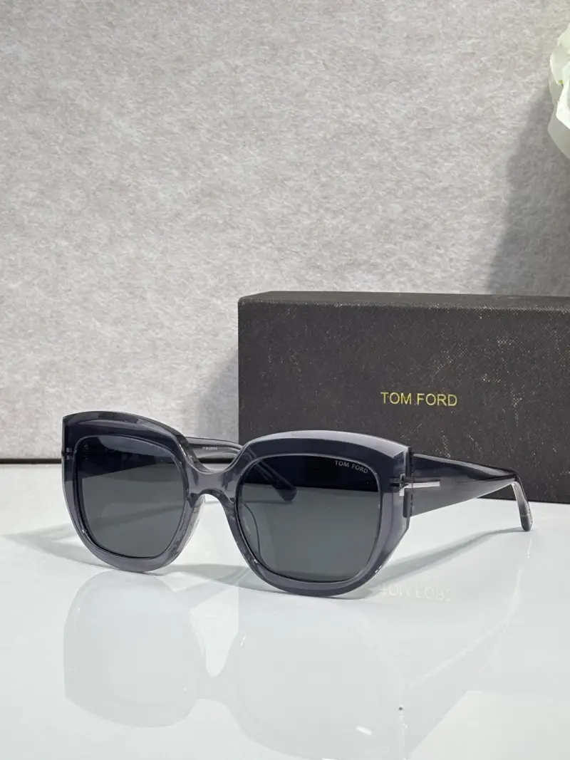 TOM FORD FT1220 square designer sunglasses colorway 01, catalogue view 1