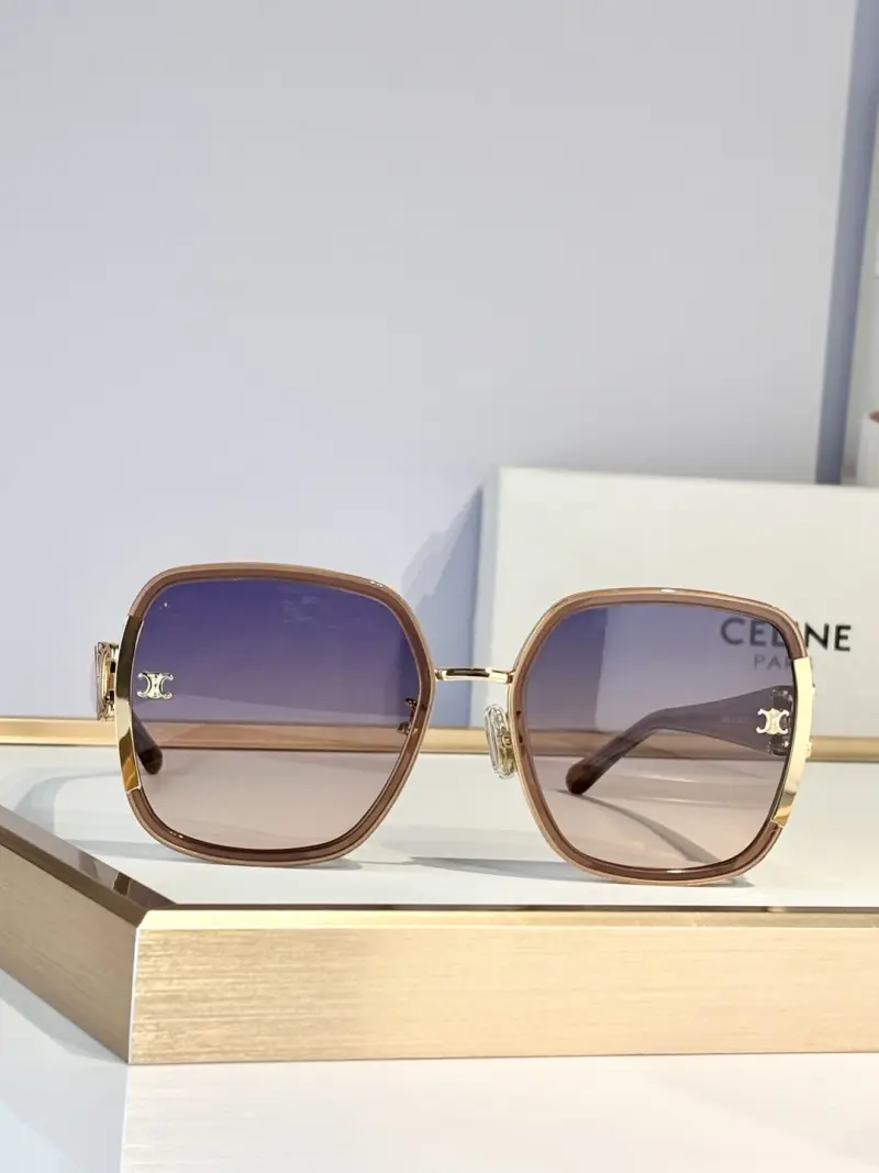 CELINE CL40250U square designer sunglasses colorway 01, catalogue view 1