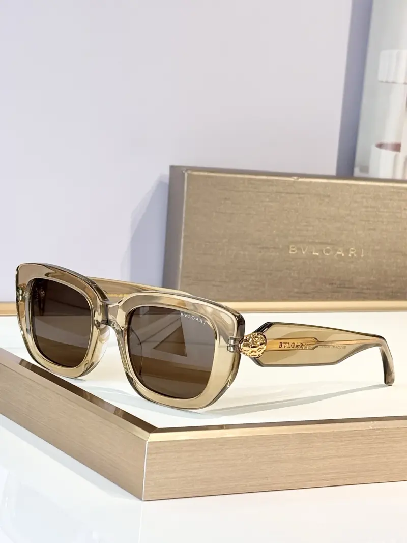 BVLGARI BV40087I square designer sunglasses colorway 01, catalogue view 1