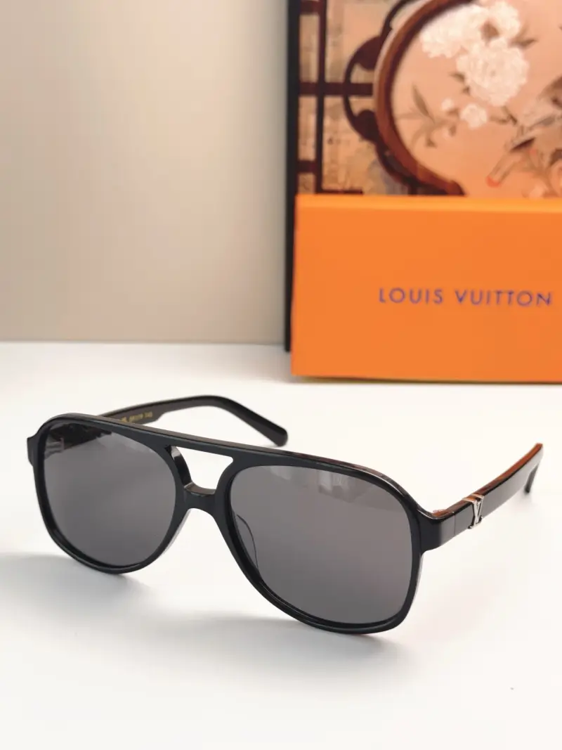 LOUIS VUITTON Z2866 Z2867 Z2897 Z2898 aviator designer sunglasses colorway 01, catalogue view 1