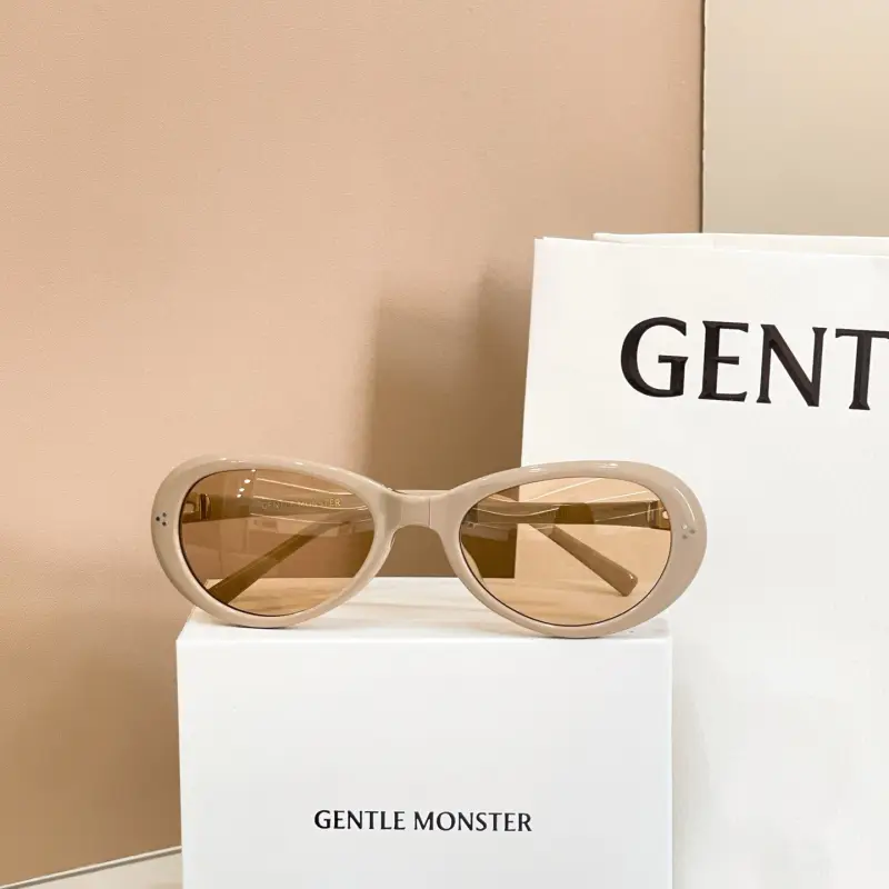 GENTLE MONSTER ORBIT round designer sunglasses colorway 02, catalogue view 1