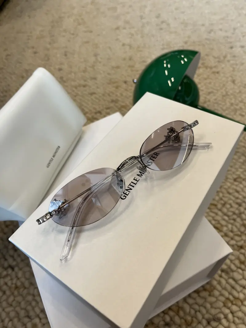 GENTLE MONSTER ARCHIVE 1O13C4 oval designer sunglasses colorway 02, catalogue view 1
