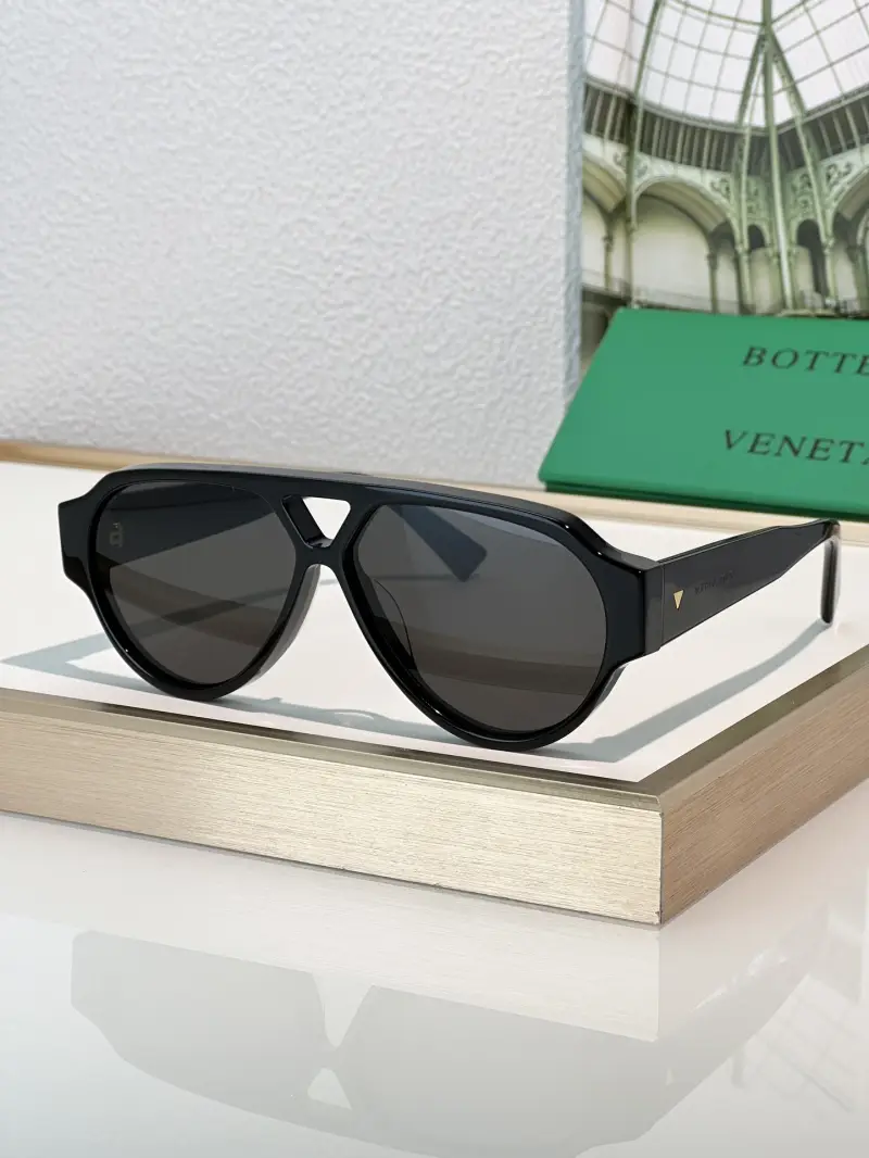 BOTTEGA VENETA BV1318S rectangle designer sunglasses colorway 02, catalogue view 1