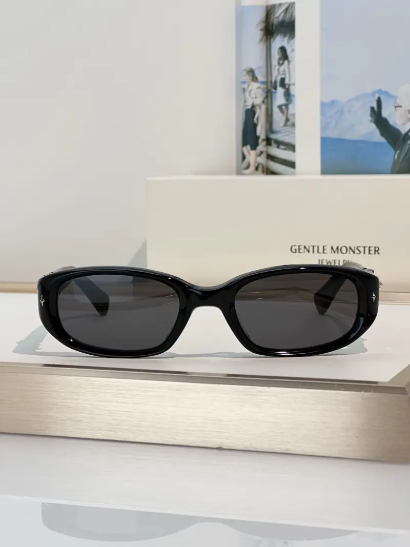 GENTLE MONSTER KAFKA rectangle designer sunglasses colorway 02, catalogue view 1