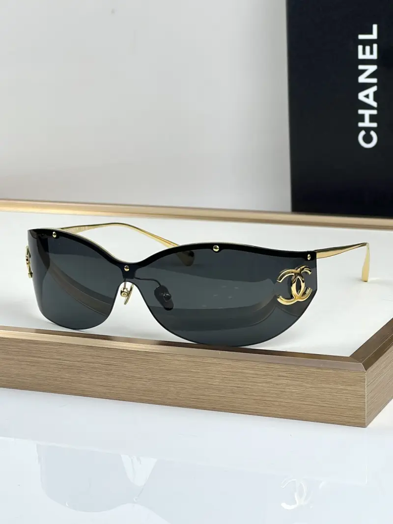 CHANEL CH9582 cat-eye designer sunglasses colorway 04, catalogue view 1
