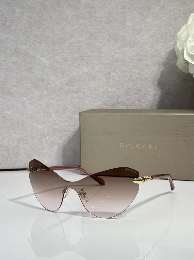 BVLGARI BV40080I cat-eye designer sunglasses colorway 02, catalogue view 1